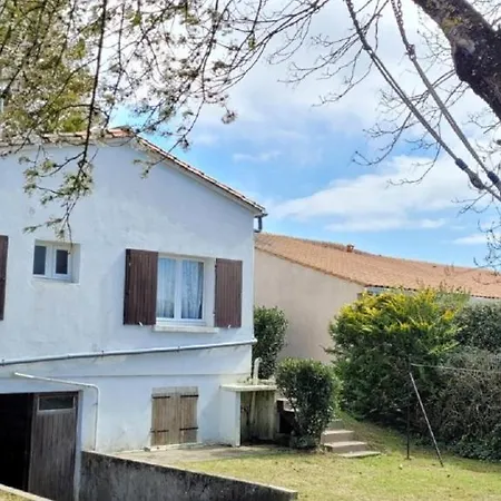 La Petite Maison De Holiday home *